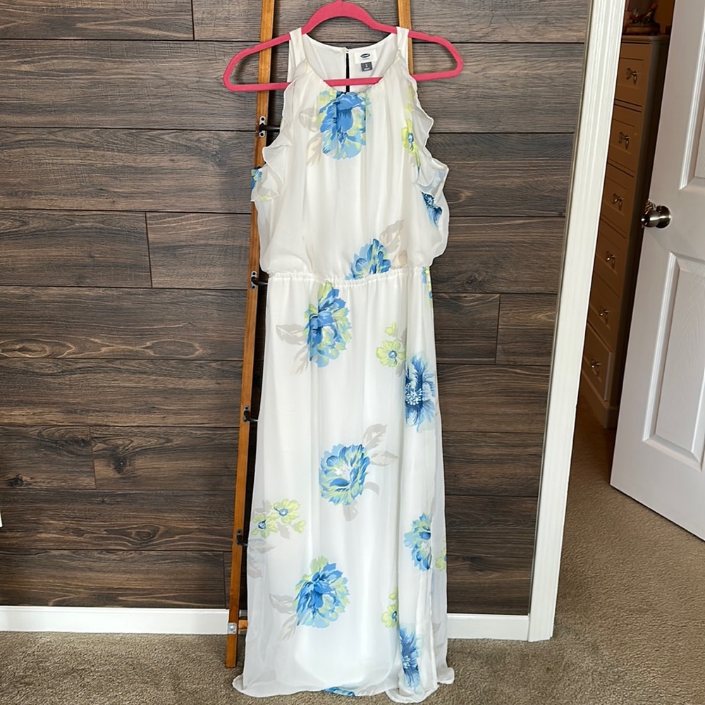 NWOT Old Navy White Maxi with Floral Design